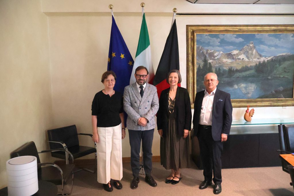 visite chercheurs internationaux du Réseau International des Chaires Senghor de la Francophonie avec le Président Aggravi